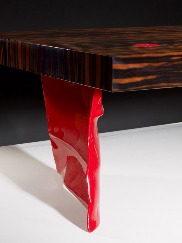 Philippe Bresson 2012, table basse L’aile de raie, dim. L : 1,45 l : 0,75 h : 0,32 m