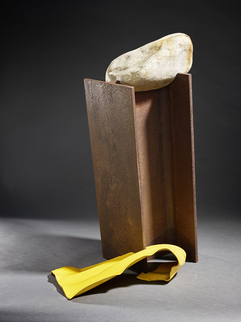 Assemblage XIII, 2017 - IPN brut, tôle peinte, galet 65 x 42 x 30 cm