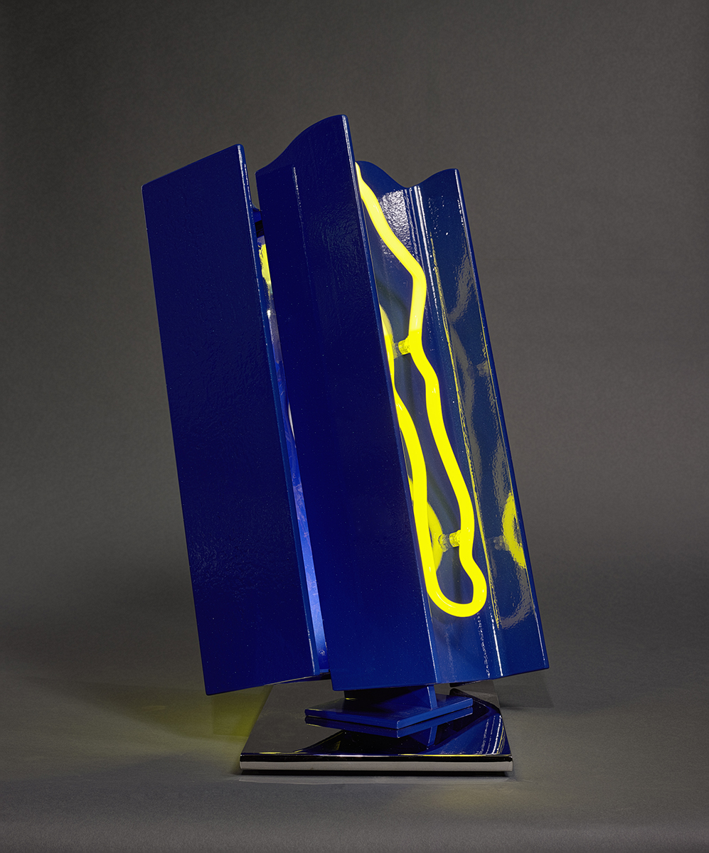 IPN II, 2015 - Métal chromé, métal peint, LED, tubes néon 67 x 44 x 37 cm